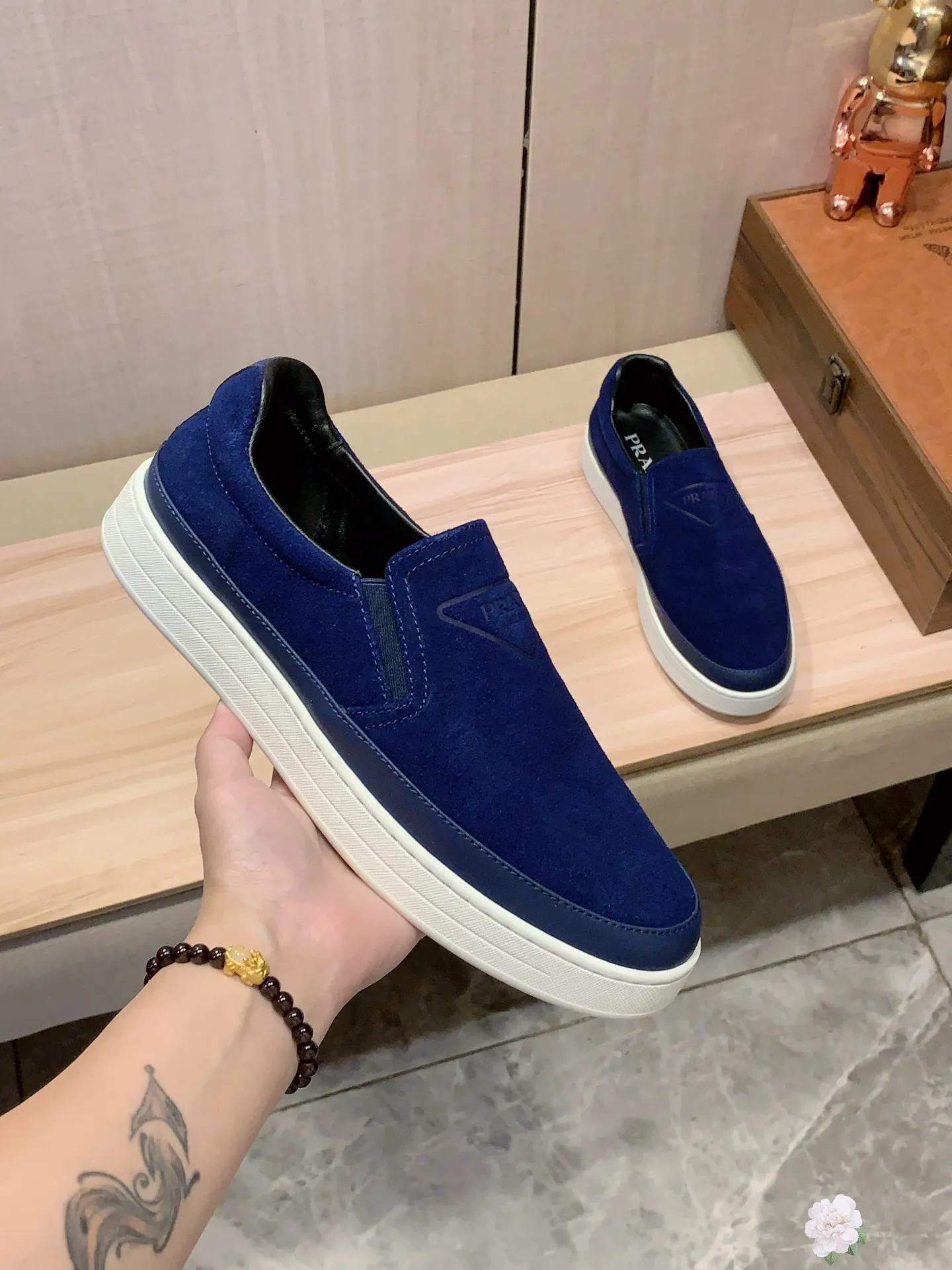 Men's Men's Shoes💰442💰💰🎩🎩[Lightning][Lightning] "PRADA*" The latest and most popular casual shoes, top brand [seduce] luxury ~ purchasing agency, top quality ~. [Strong] The upper is made of imported breathable cowhide with material ➕ breathable sheepskin feet (•) and fine workmanship. The original stylish and stylish soft rubber wear-resistant and non-slip outsole is light and comfortable on the feet. The real thing looks better when photographed. b66: code: 38-44, 4️⃣ colors selected
